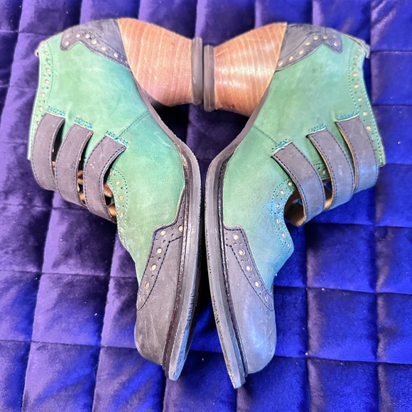 Fluevog East End Kitchener Triple Strap Mary Jane Heels in Seafoam/Grey 💚🩶 - Picture 6 of 12